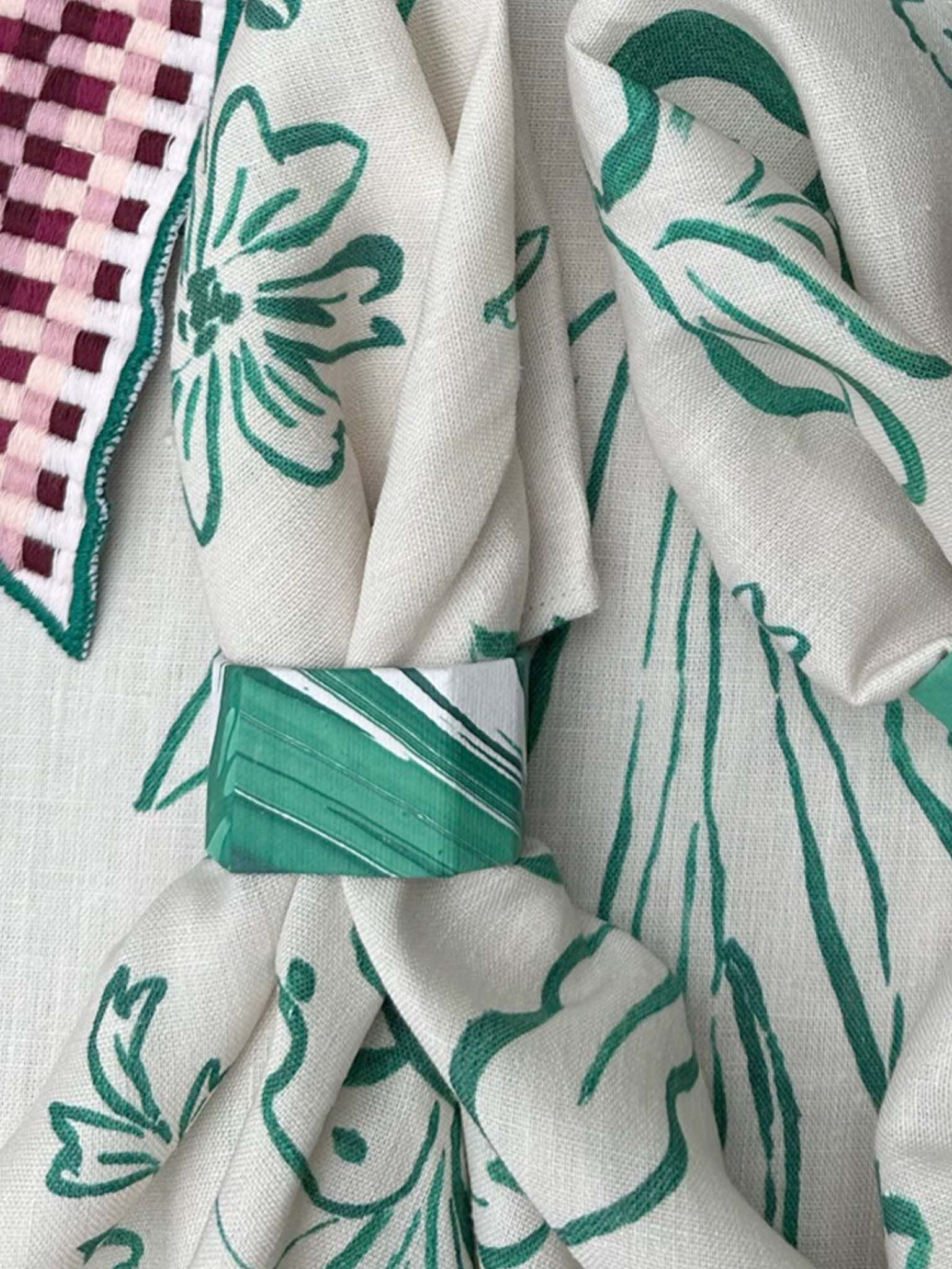 Marbled napkin ring